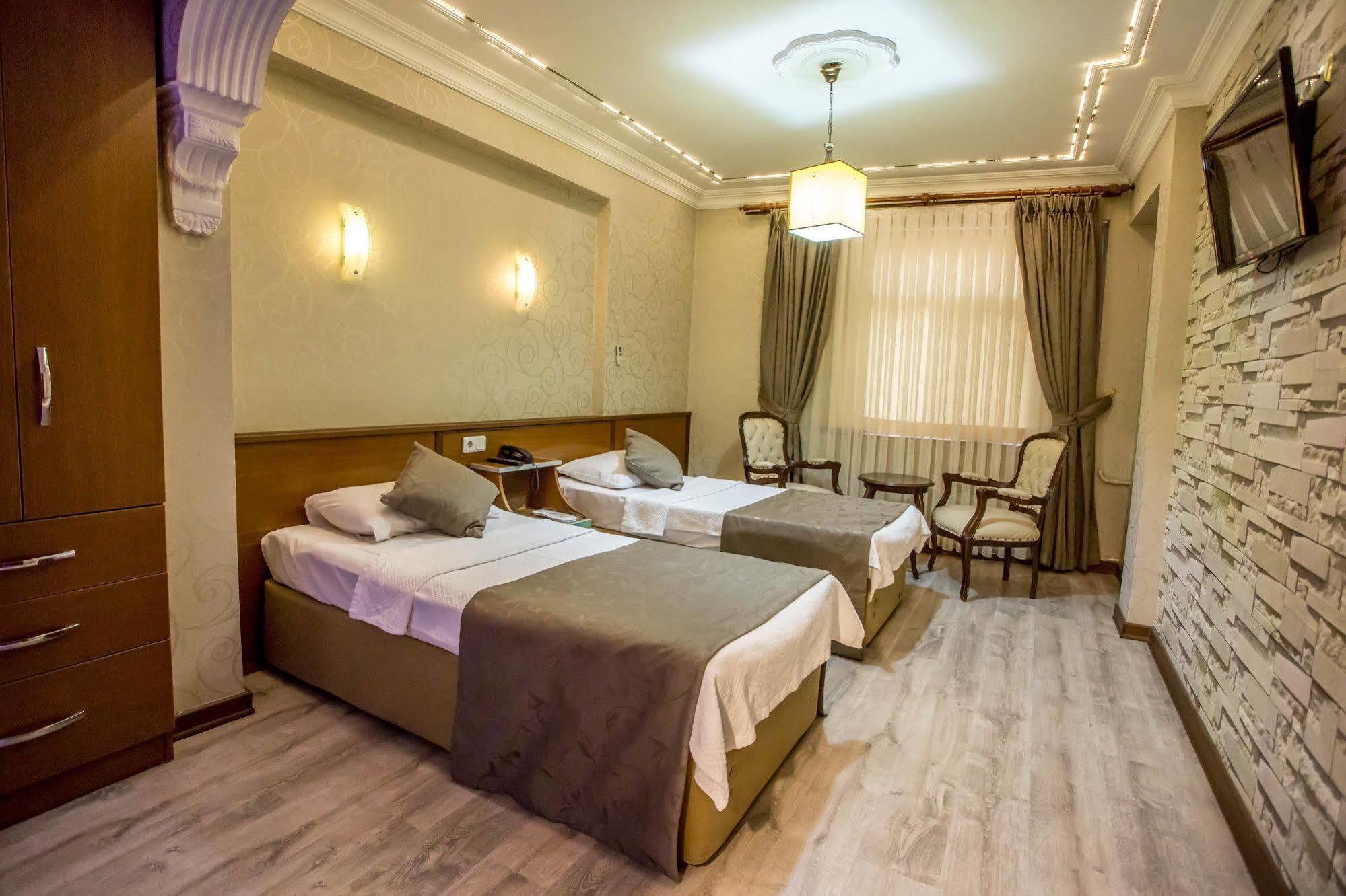 Hotel Pera Capitol Истанбул Екстериор снимка